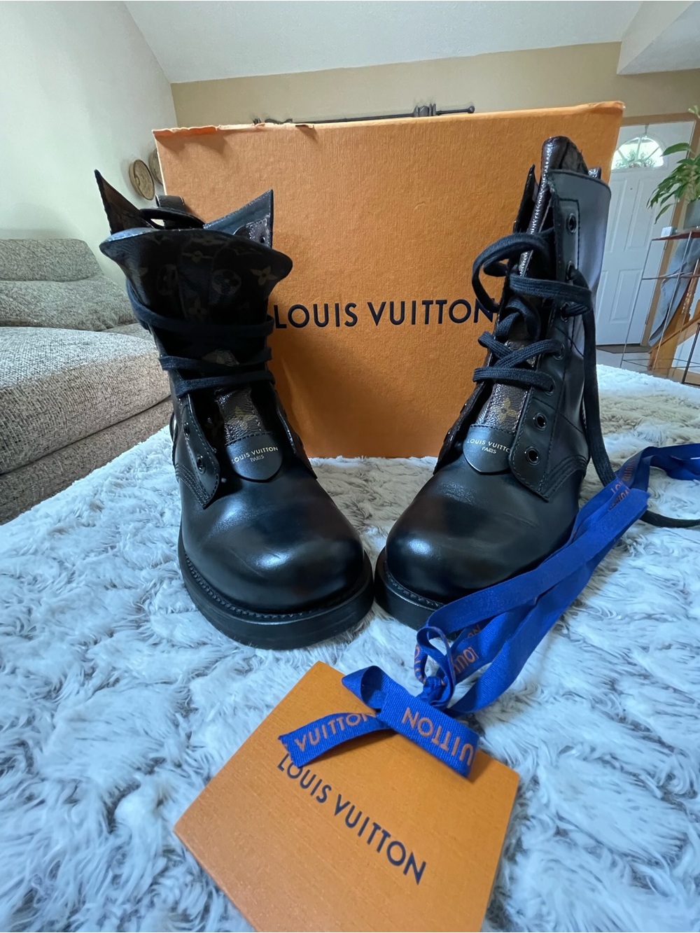 Louis Vuitton Black Leather Lace-Up Boots with Monogram Tongue - Picture 2 of 8
